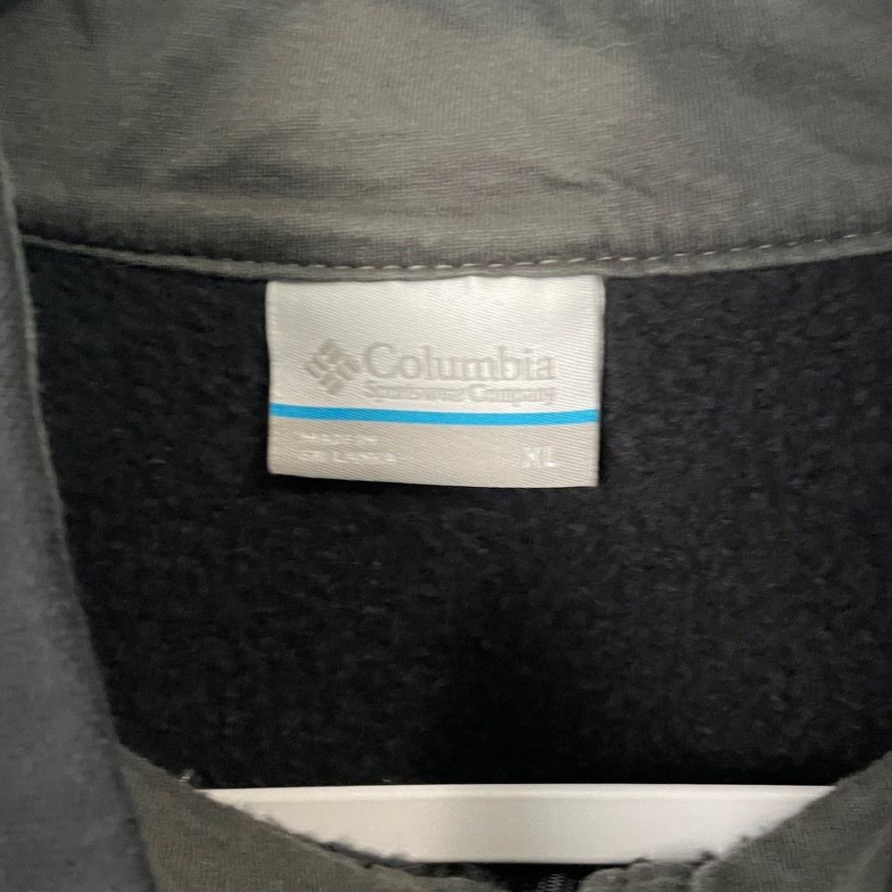 Columbia Men's Zip-Up Black Sweater - Picture 2 of 2